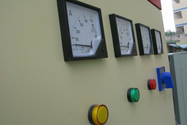 嵩县配电柜-3683讲讲配电柜注意事项